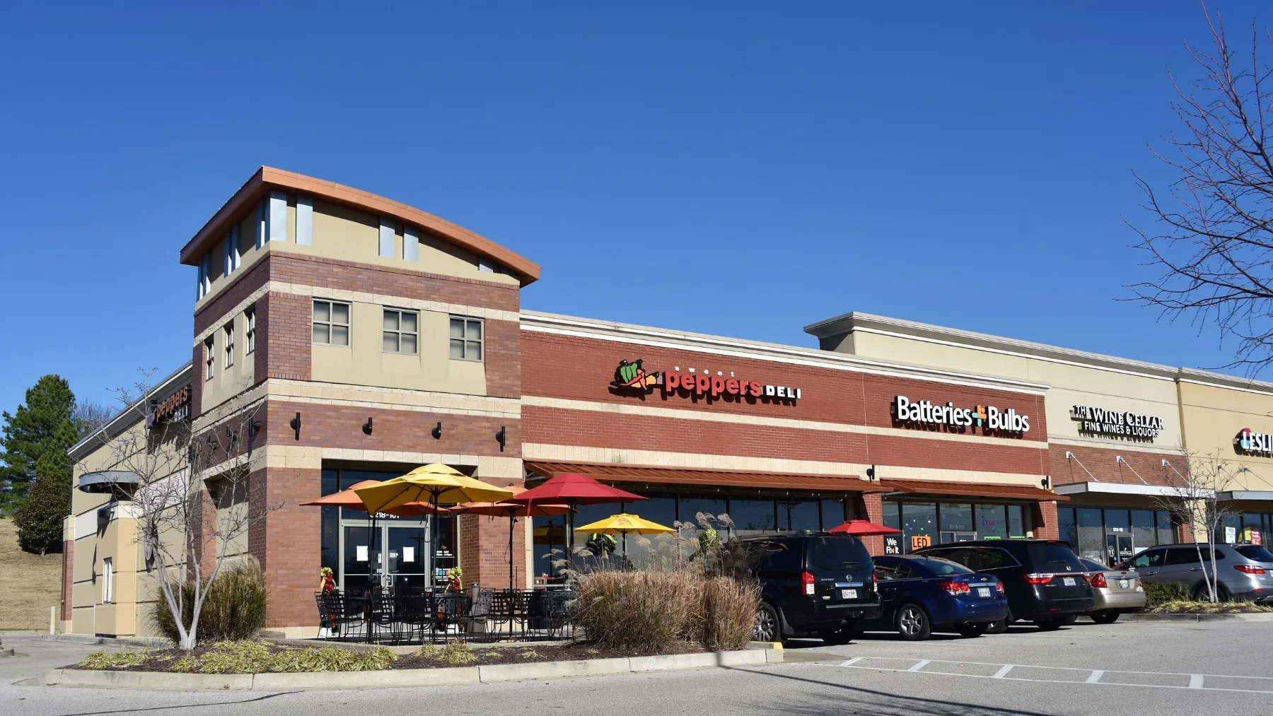 Retail shopping center